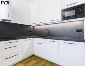 nowoczesna kuchnia w apartamencie na wynajem nad morzem