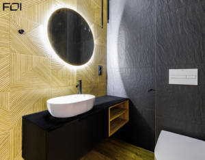 luksusowa łazienka w nadmorskim apartamencie wakacyjnym