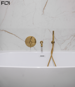 łazienka w apartamencie dla czteroosobowej rodziny aranżacja wnętrza